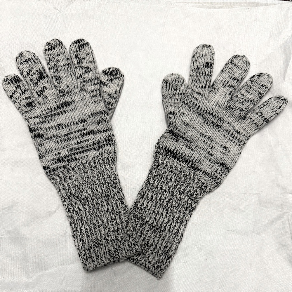 Everlane Black and grey Knit Accessory